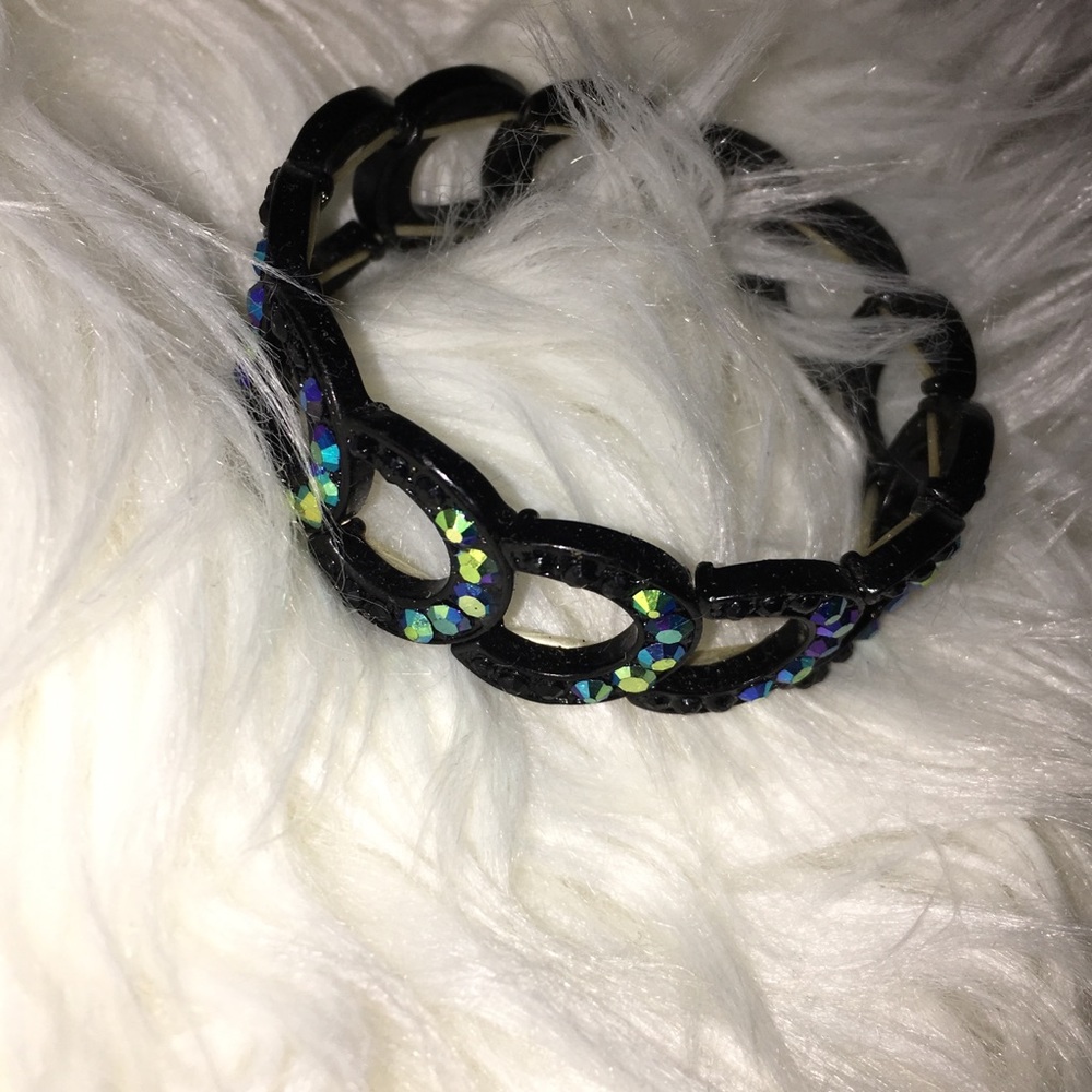 🎩 black and blue/green bracelet